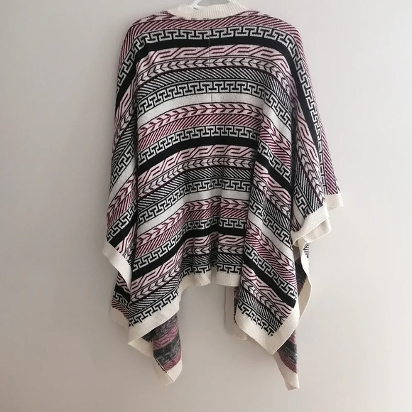 Aritzia Golden by TNA Alpaca and Wool Oversized Tribal Shawl Wrap Small/Medium - Picture 3 of 16